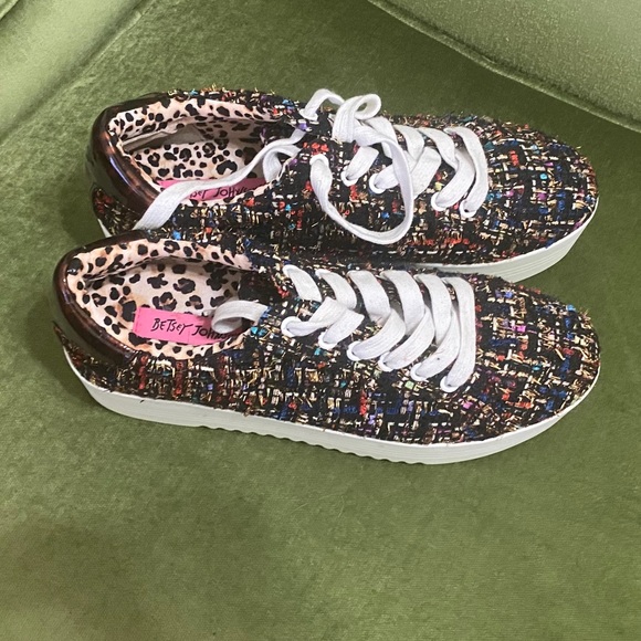 Betsey Johnson platform sneakers - Picture 4 of 7